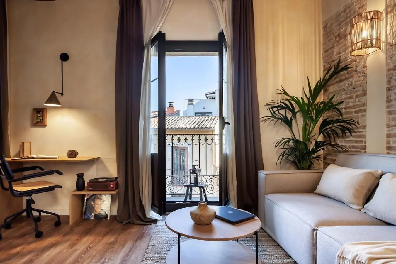 Atuh - 1 Bedroom And Terrace In El Born Barcelona 0*,  Spanien
